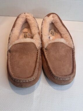 UGG Ansley Chestnut Suede Moccasin Slippers Women’s Size 6